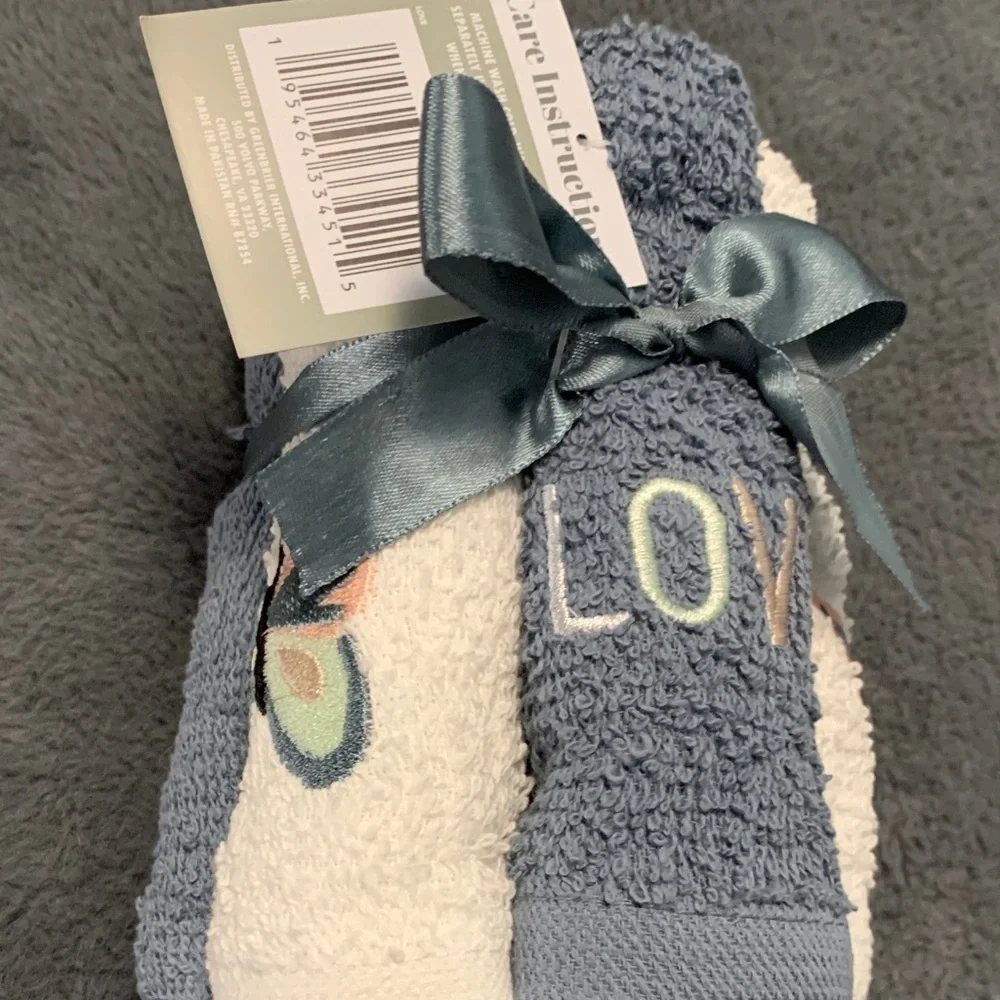Blue and White Washcloth Set